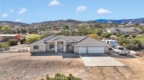 2909 Silver Ridge Dr, Pinon Hills, CA 92372