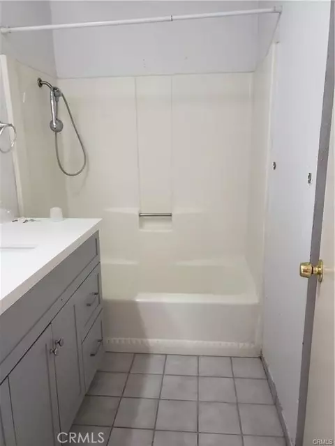 Bath - 2065 Barcelona, Barstow, CA 92311 photo 1 of 3