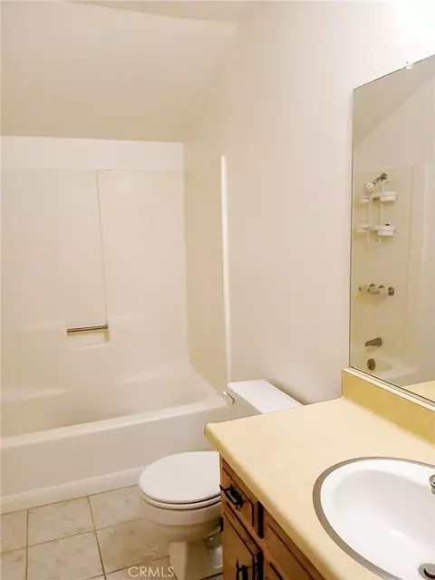 Bath - 1725 Linnet, Wrightwood, CA 92397 photo 2 of 2