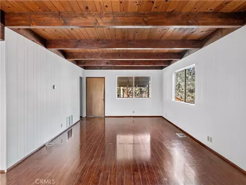 Living - 1725 Linnet, Wrightwood, CA 92397 photo 6 of 9