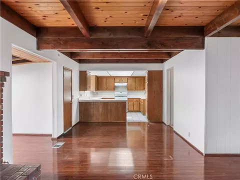 Living - 1725 Linnet, Wrightwood, CA 92397 photo 7 of 9