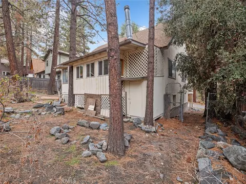 Exterior - 1725 Linnet, Wrightwood, CA 92397 photo 4 of 7