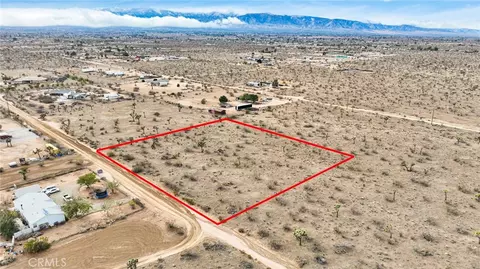 12432 La Mirada Rd, Phelan, CA 92371