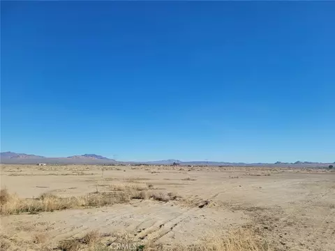0 Locust, Lucerne Valley, CA 92356 photo 5