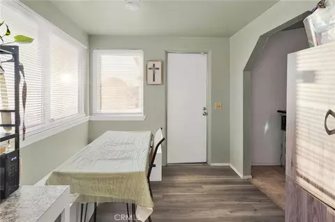 Entry Way - 13167 Olathe Rd, Apple Valley, CA 92308 photo 2 of 3