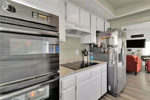 Kitchen - 13167 Olathe Rd, Apple Valley, CA 92308 photo 4 of 4