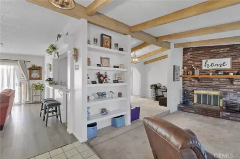 Entry Way - 13167 Olathe Rd, Apple Valley, CA 92308 photo 1 of 3