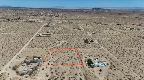 760 Carmel St, Joshua Tree, CA 92252