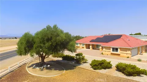 9322 Candlelight St, Apple Valley, CA 92308