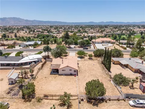 View/Area - 18146 Orange, Hesperia, CA 92345 photo 2 of 9
