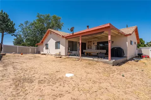Exterior - 18146 Orange, Hesperia, CA 92345 photo 10 of 11