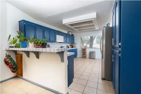 Kitchen - 18146 Orange, Hesperia, CA 92345 photo 2 of 2