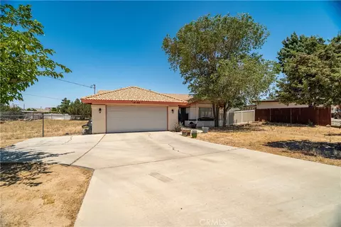 Exterior - 18146 Orange, Hesperia, CA 92345 photo 7 of 11