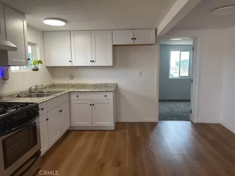 Kitchen - 34929 Cedar Rd, Barstow, CA 92311 photo 4 of 4