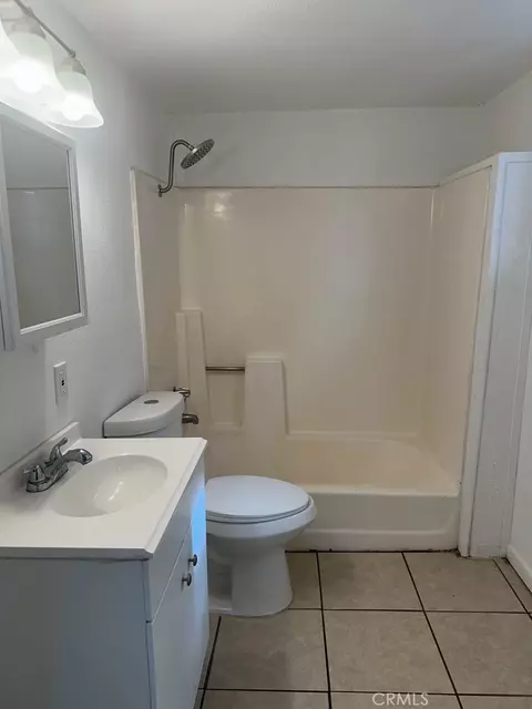 Bath - 34929 Cedar Rd, Barstow, CA 92311 photo 1 of 3