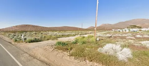 10500 Kemper Rd, Mojave, CA 93501
