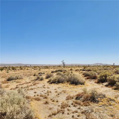 202 Shelly Rd, El Mirage, CA 92301