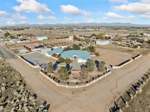 7139 Foley Rd, Oak Hills, CA 92344