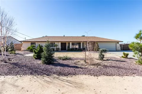 14076 Wawona Rd, Apple Valley, CA 92307