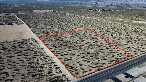 786 Old Woman Spgs, Lucerne Valley, CA 92356