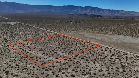789 Meridian Rd, Lucerne Valley, CA 92356