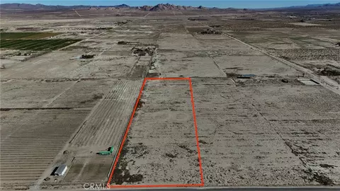 790 Locust Ave, Lucerne Valley, CA 92356