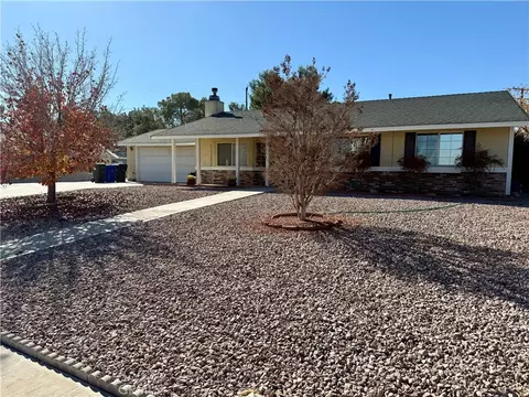14372 Woodland Dr, Victorville, CA 92395
