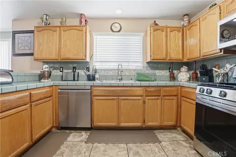 Kitchen - 15342 Kearny, Adelanto, CA 92301 photo 3 of 3