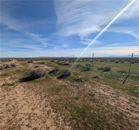 13251 135th St, Edwards, CA 93523 photo 6