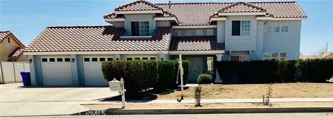 20592 Mockingbird Ave, Apple Valley, CA 92308