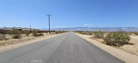 800 Harrod Rd, Lucerne Valley, CA 92356