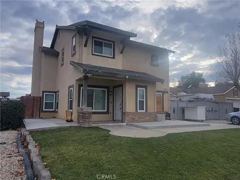 14727 Honeysuckle St, Victorville, CA 92394