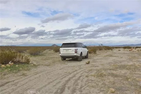 11 Holly St, Phelan, CA 92371