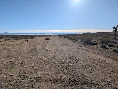 7901 Princess Pat Mine Rd, Adelanto, CA 92301
