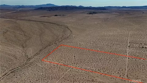 763 Esaw Rd, Lucerne Valley, CA 92356