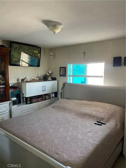 Bedroom - 319 Wilshire Pl, Barstow, CA 92311 photo 3 of 4
