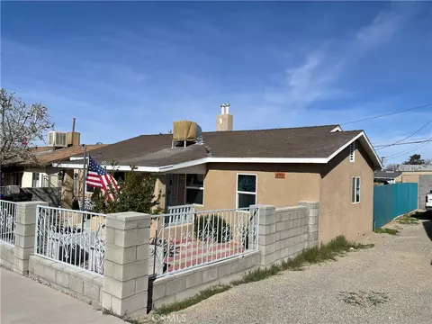 Exterior - 319 Wilshire Pl, Barstow, CA 92311 photo 2 of 4
