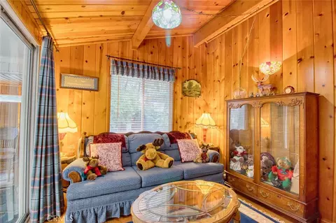 Living - 1513 Twin Lks, Wrightwood, CA 92397 photo 9 of 9
