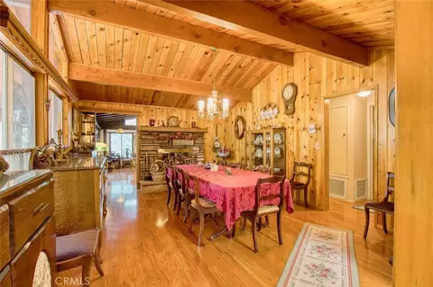 Dining - 1513 Twin Lks, Wrightwood, CA 92397 photo 3 of 5