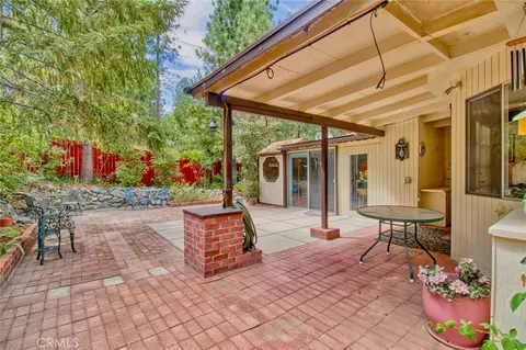 Exterior - 1513 Twin Lks, Wrightwood, CA 92397 photo 12 of 20