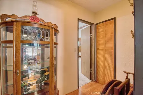 Entry Way - 1513 Twin Lks, Wrightwood, CA 92397 photo 1 of 3
