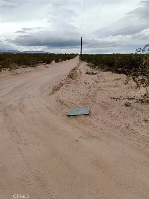 800 Bodick Rd, Landers, CA 92285