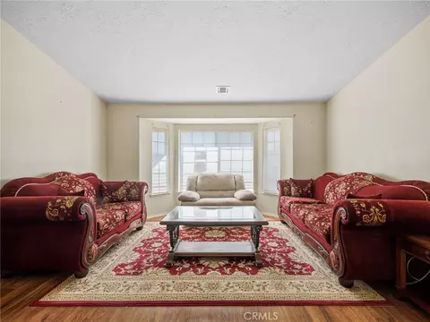 Living - 18668 Kamana, Apple Valley, CA 92307 photo 1 of 4