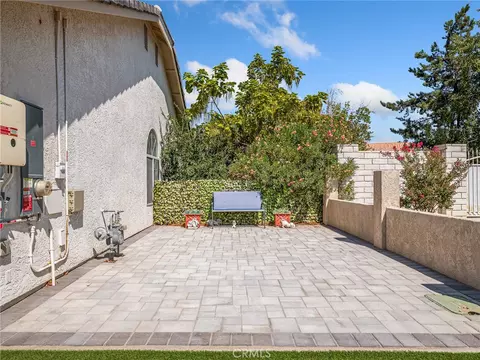 Exterior - 18668 Kamana, Apple Valley, CA 92307 photo 5 of 11