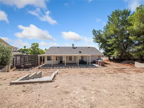 Exterior - 18668 Kamana, Apple Valley, CA 92307 photo 8 of 11