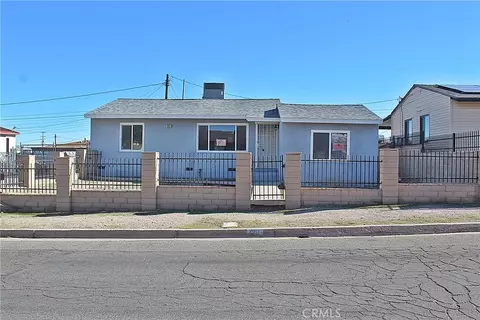 601 Lillian Dr, Barstow, CA 92311