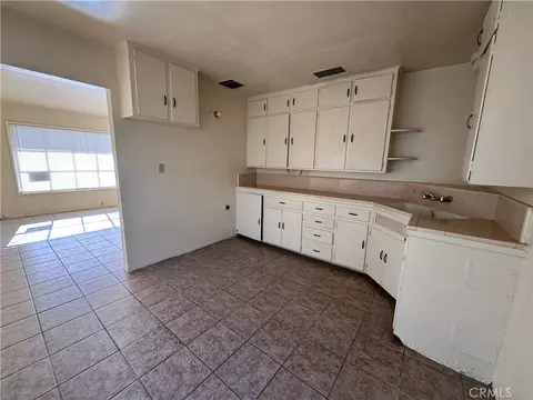 521 E Williams St, Barstow, CA 92311 photo 20