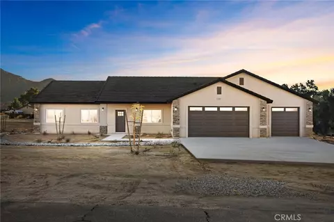 15995 Venango Rd, Apple Valley, CA 92307