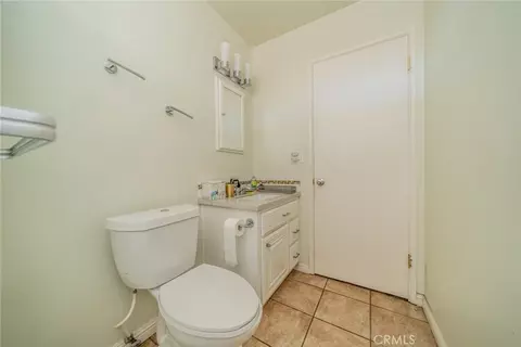 Bath - 14171 Tehachapi, Apple Valley, CA 92307 photo 4 of 5