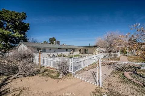 Exterior - 14171 Tehachapi, Apple Valley, CA 92307 photo 16 of 17